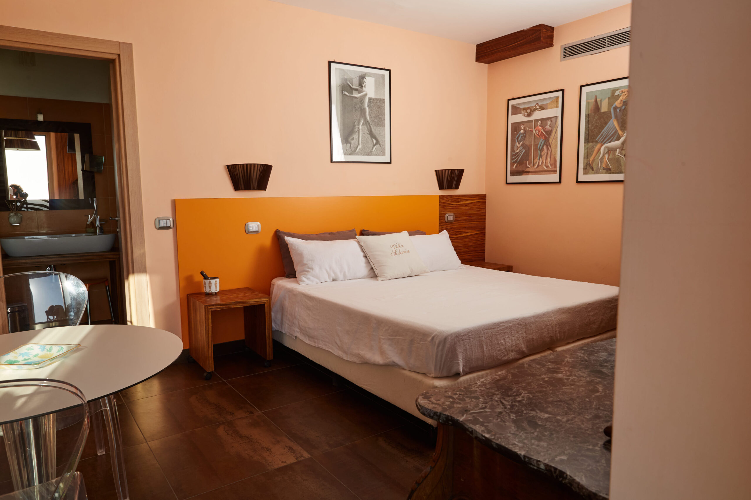 Room Vesuvio